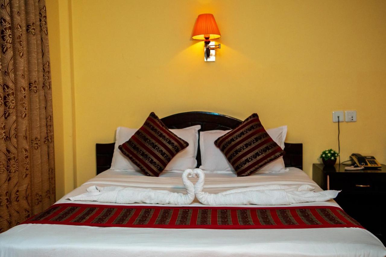 Hotel Bougainvillea Pokhara Ngoại thất bức ảnh